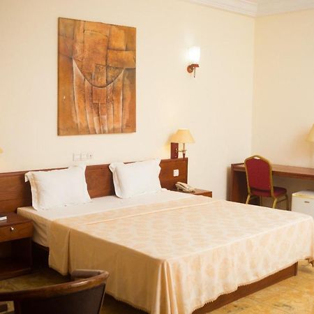 Hôtel Marbella Lomé Exteriör bild