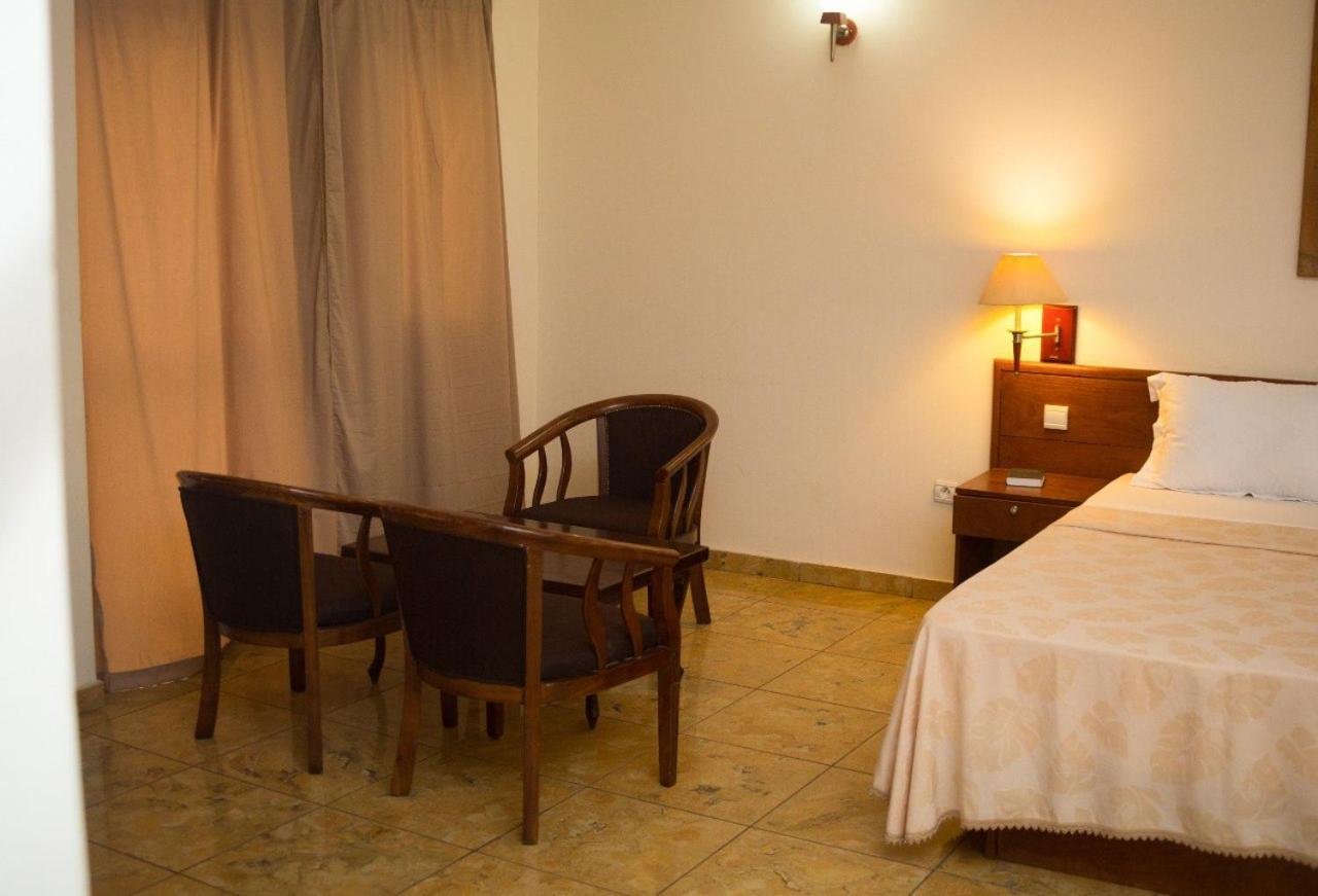 Hôtel Marbella Lomé Exteriör bild