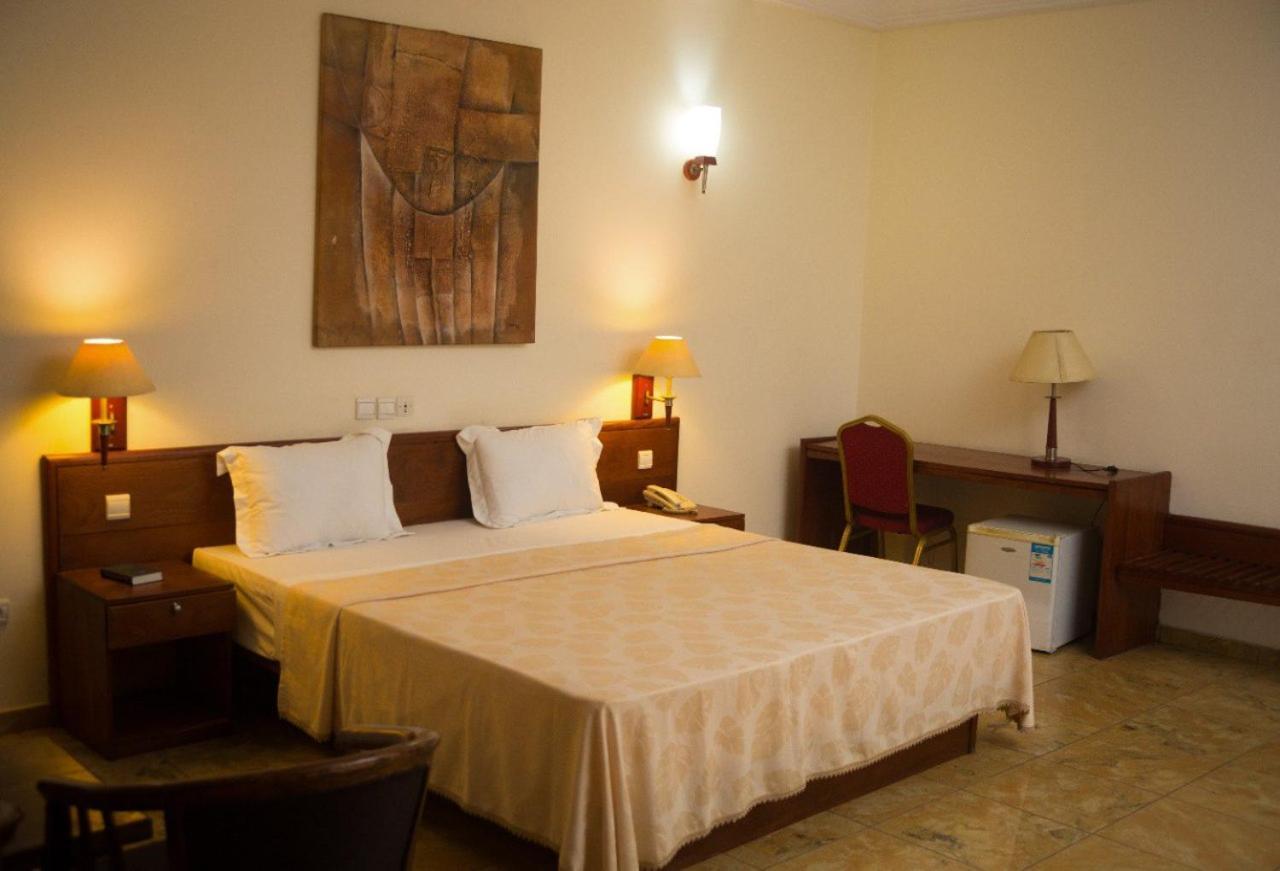 Hôtel Marbella Lomé Exteriör bild